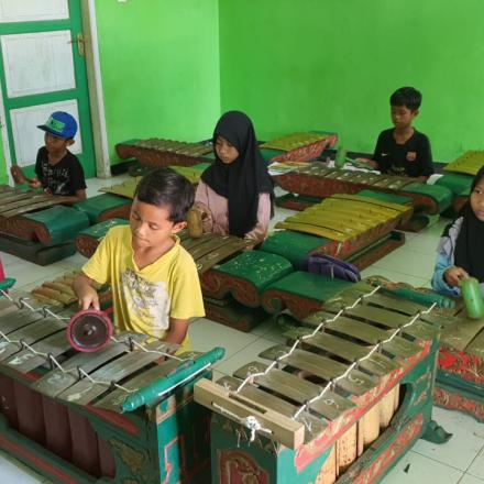 Nguri uri kabudayan jawa